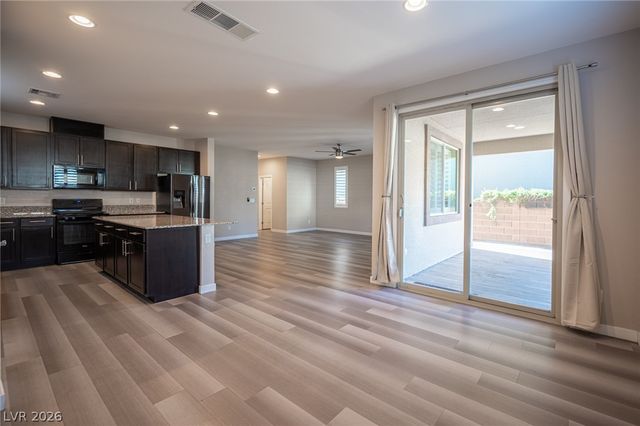 9742 Zircon Cliff Avenue, Las Vegas, NV 89148