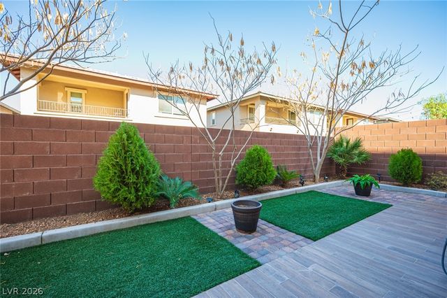 9742 Zircon Cliff Avenue, Las Vegas, NV 89148