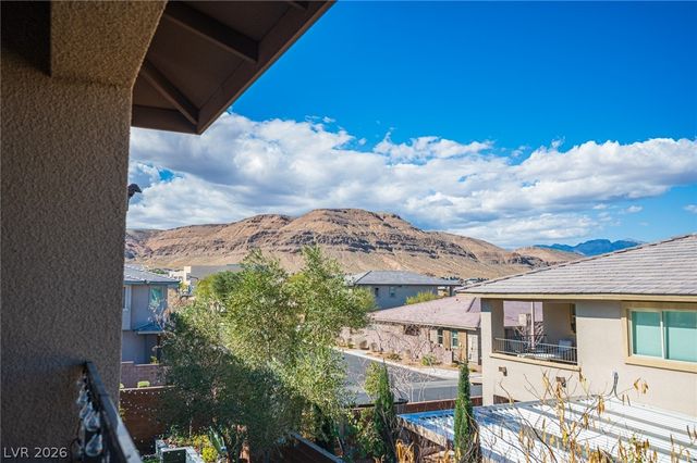 9742 Zircon Cliff Avenue, Las Vegas, NV 89148