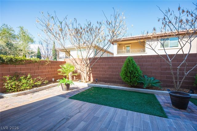 9742 Zircon Cliff Avenue, Las Vegas, NV 89148