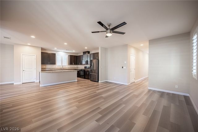 9742 Zircon Cliff Avenue, Las Vegas, NV 89148