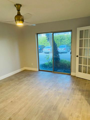 5268 NE 6th Avenue A28, Oakland Park, FL 33334