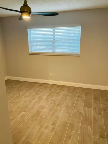 5268 NE 6th Avenue A28, Oakland Park, FL 33334