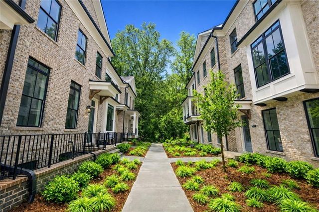 235 Midnight Oak Run 8, Alpharetta, GA 30009