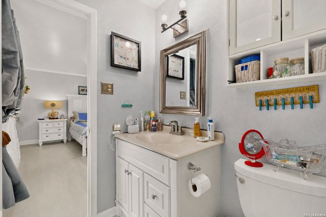 8702 Village Dr Apt 213, San Antonio, TX 78217