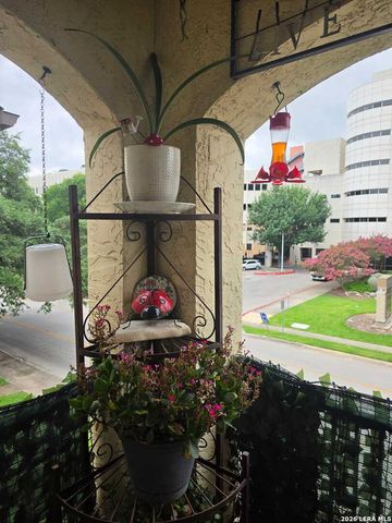 8702 Village Dr Apt 213, San Antonio, TX 78217