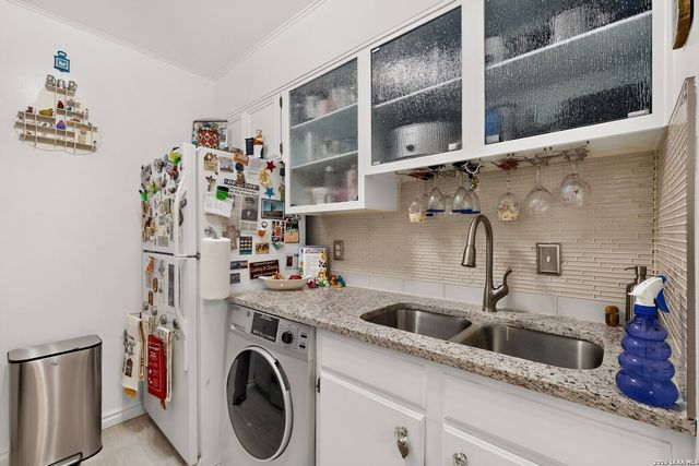 8702 Village Dr Apt 213, San Antonio, TX 78217