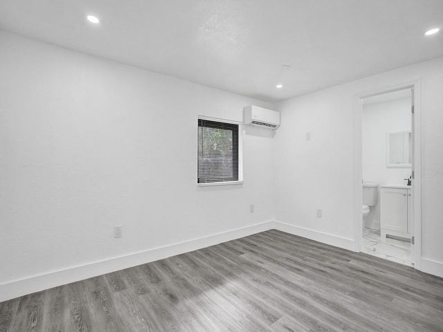 940 SW 28th St 2, Fort Lauderdale, FL 33315