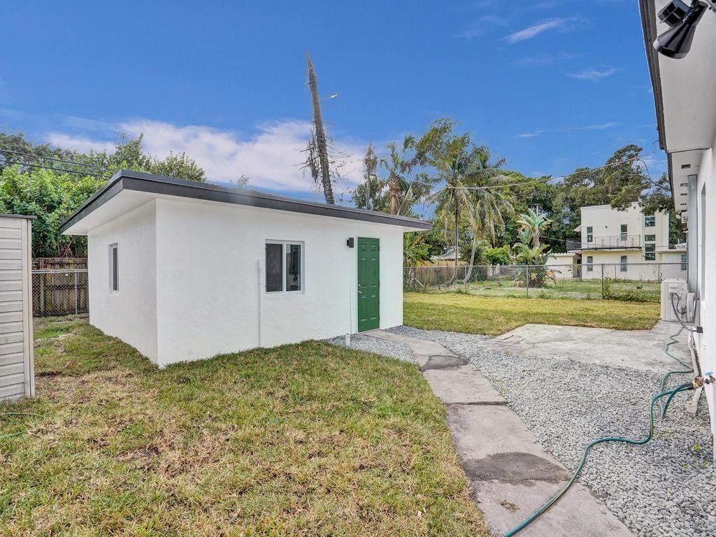 940 SW 28th St 2, Fort Lauderdale, FL 33315