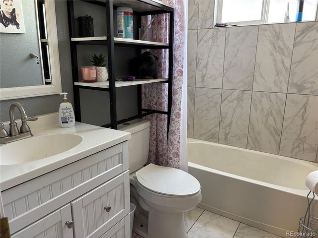11373 Oakland Dr, Henderson, CO 80640