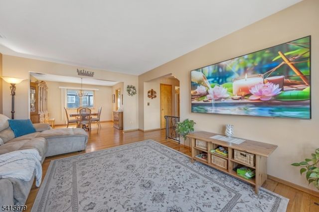 191 Pershing Rd 1, Clifton City, NJ 07013