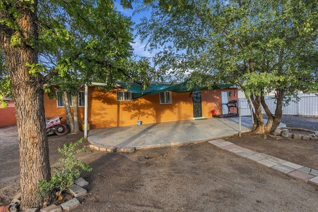 4633 Spring Valley Circle SW, Albuquerque, NM 87105