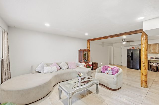 4633 Spring Valley Circle SW, Albuquerque, NM 87105