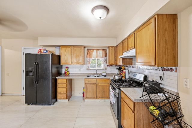 4633 Spring Valley Circle SW, Albuquerque, NM 87105