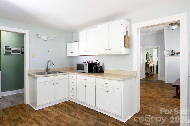 404 W 7th Avenue, Lexington, NC 27292