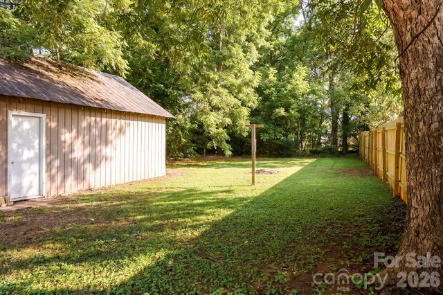 404 W 7th Avenue, Lexington, NC 27292