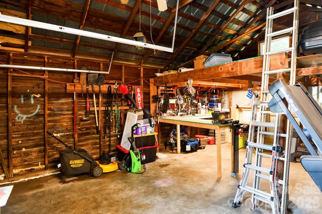 404 W 7th Avenue, Lexington, NC 27292