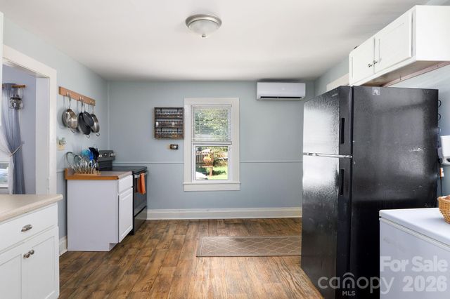 404 W 7th Avenue, Lexington, NC 27292