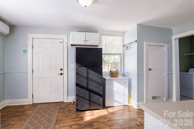 404 W 7th Avenue, Lexington, NC 27292