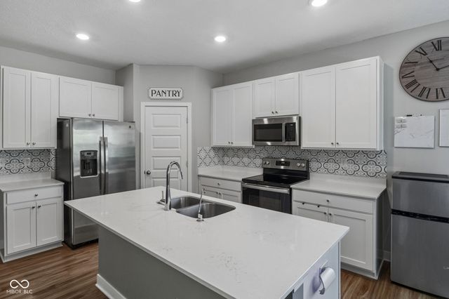 6432 Apperson Drive, Noblesville, IN 46060