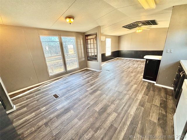 29150 S 28th Street East, Porum, OK 74455