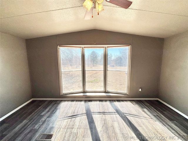 29150 S 28th Street East, Porum, OK 74455