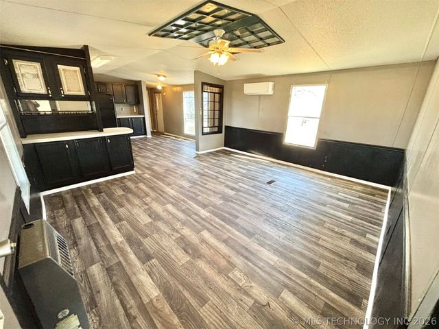 29150 S 28th Street East, Porum, OK 74455