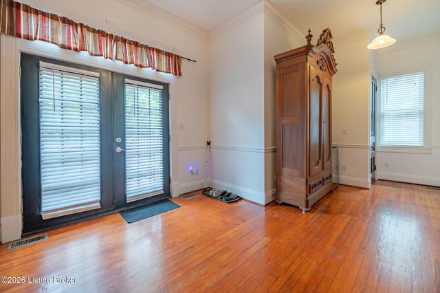 1410 S 1st St, Louisville, KY 40208