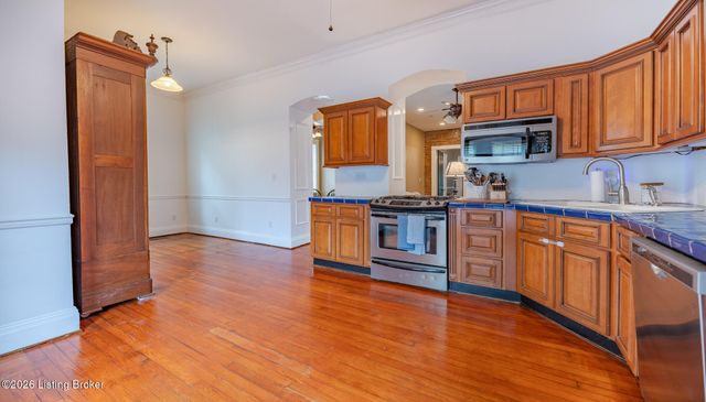 1410 S 1st St, Louisville, KY 40208