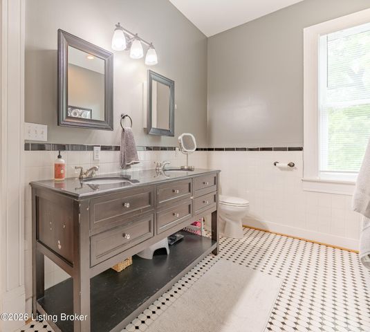 1410 S 1st St, Louisville, KY 40208