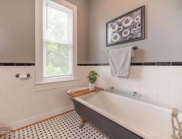 1410 S 1st St, Louisville, KY 40208
