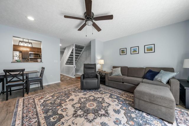 4043 Parkcove Drive, 19A, Columbus, OH 43230