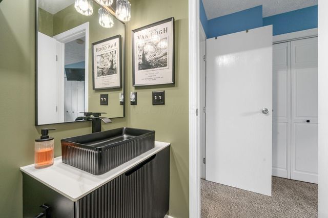 4043 Parkcove Drive, 19A, Columbus, OH 43230
