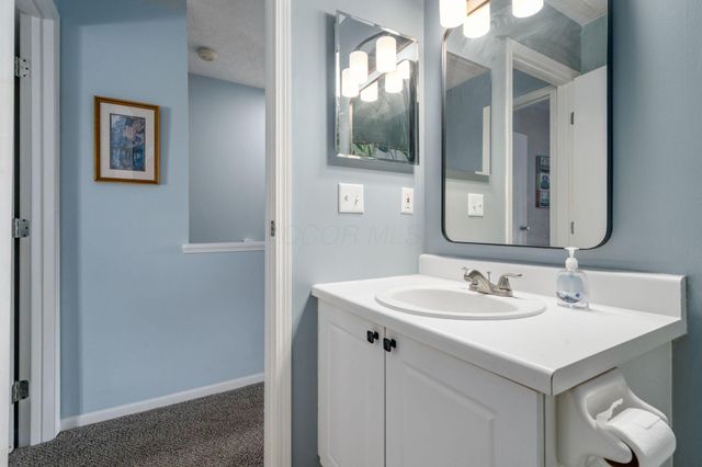 4043 Parkcove Drive, 19A, Columbus, OH 43230
