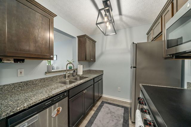 4043 Parkcove Drive, 19A, Columbus, OH 43230