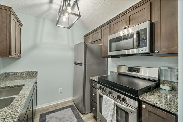4043 Parkcove Drive, 19A, Columbus, OH 43230