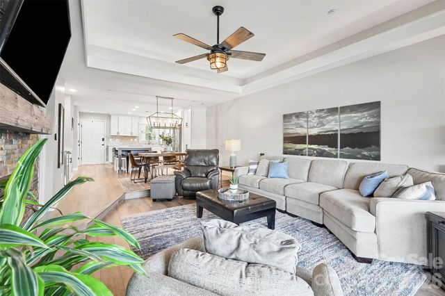 9817 Emerald Point Drive Unit 10, Charlotte, NC 28278