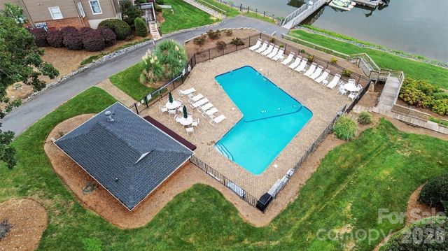 9817 Emerald Point Drive Unit 10, Charlotte, NC 28278