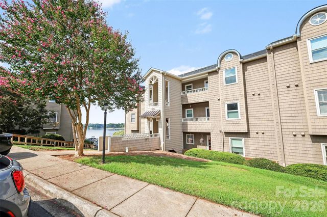 9817 Emerald Point Drive Unit 10, Charlotte, NC 28278