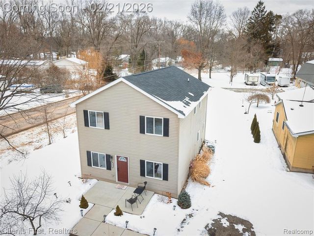 8655 Rushview Drive, Pinckney, MI 48169