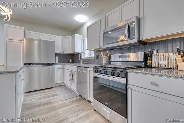 8655 Rushview Drive, Pinckney, MI 48169