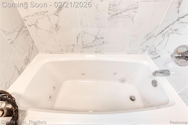 8655 Rushview Drive, Pinckney, MI 48169