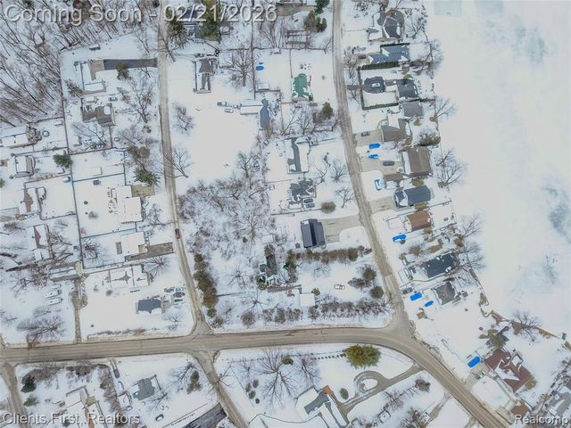 8655 Rushview Drive, Pinckney, MI 48169