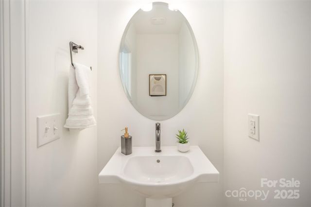 3713 Lou Ann Avenue, Charlotte, NC 28208