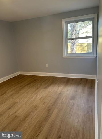 904 PINE AVE, Clayton, NJ 08312