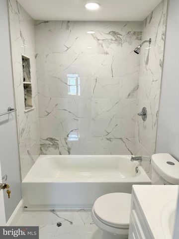 904 PINE AVE, Clayton, NJ 08312