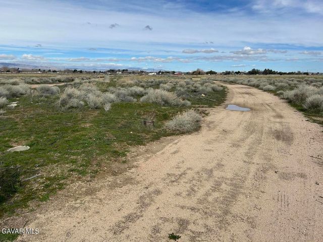 Vic Avenue F4 85 Stw, Lancaster, CA 93536