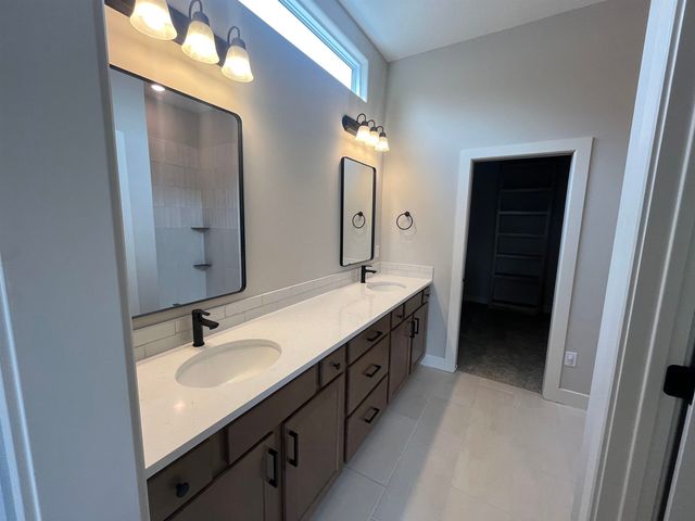 4989 N Emerald Ct, Maize, KS 67101