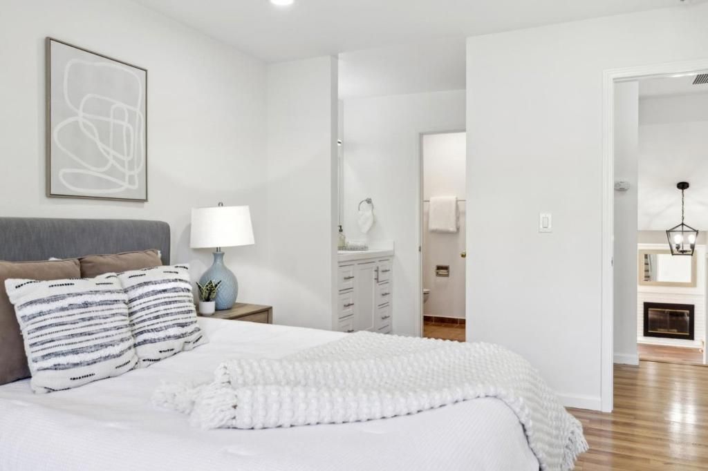 Image 26 of property listing at 10892 Northfield Square, Cupertino, CA 95014