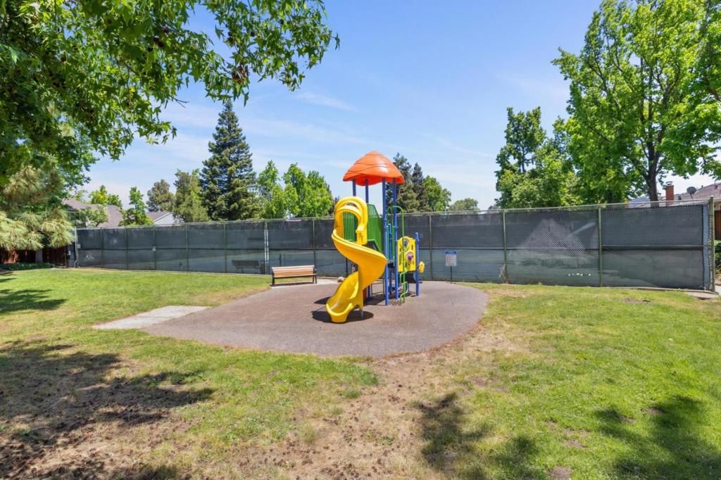 Image 74 of property listing at 10892 Northfield Square, Cupertino, CA 95014